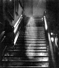 The Brown Lady dari Raynham Hall